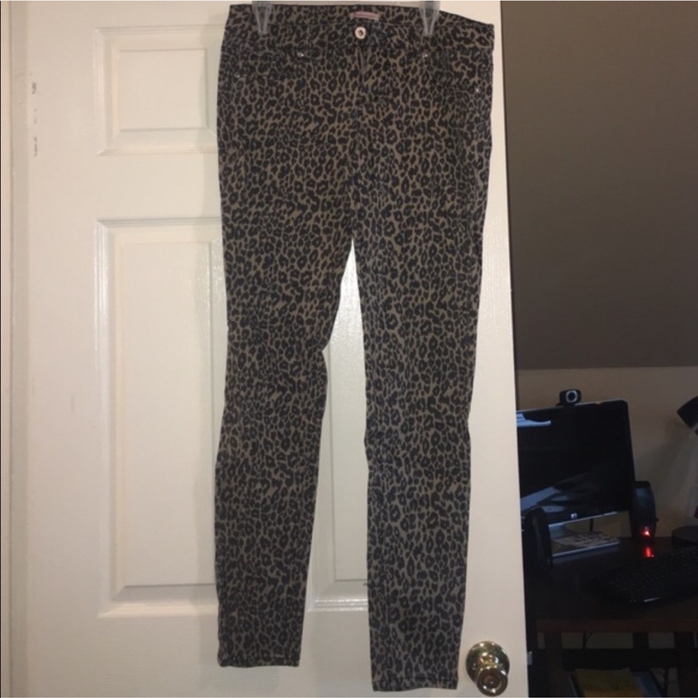 Stretchy Leopard Print Jean